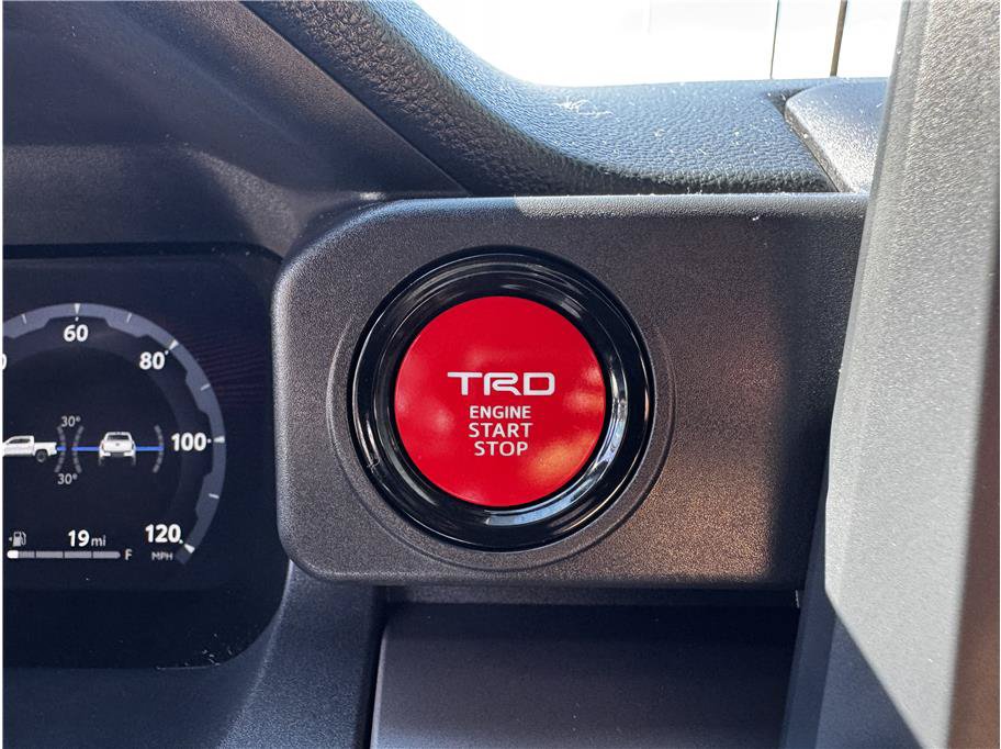 Used 2025 Toyota Tacoma TRD Sport AWD/4WD image 28