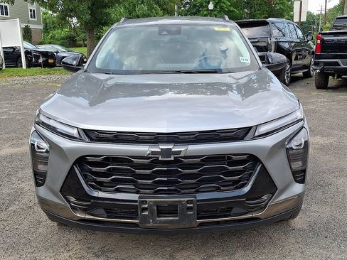 Used 2024 Chevrolet Trax ACTIV FWD image 2