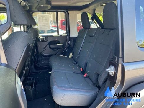Used 2026 Jeep Wrangler Unlimited Rubicon AWD/4WD image 23