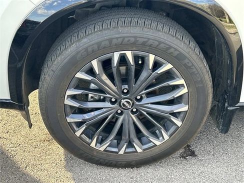 Used 2024 Nissan Rogue Platinum w/ Platinum Premium Package image 10