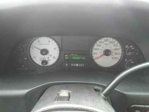 Used 2005 Ford F250 Lariat image 13