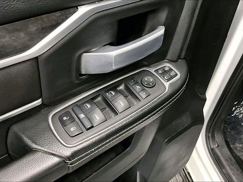 Used 2024 RAM 3500 Big Horn image 38