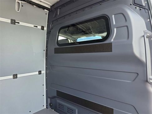Used 2024 Mercedes-Benz Sprinter 2500 image 6