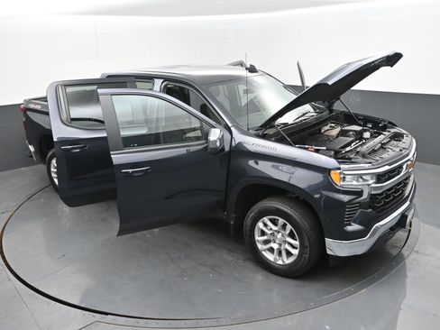 Used 2024 Chevrolet Silverado 1500 LT image 35
