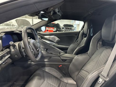 Used 2024 Chevrolet Corvette Stingray Premium Cpe w/ Z51 Performance Package image 2