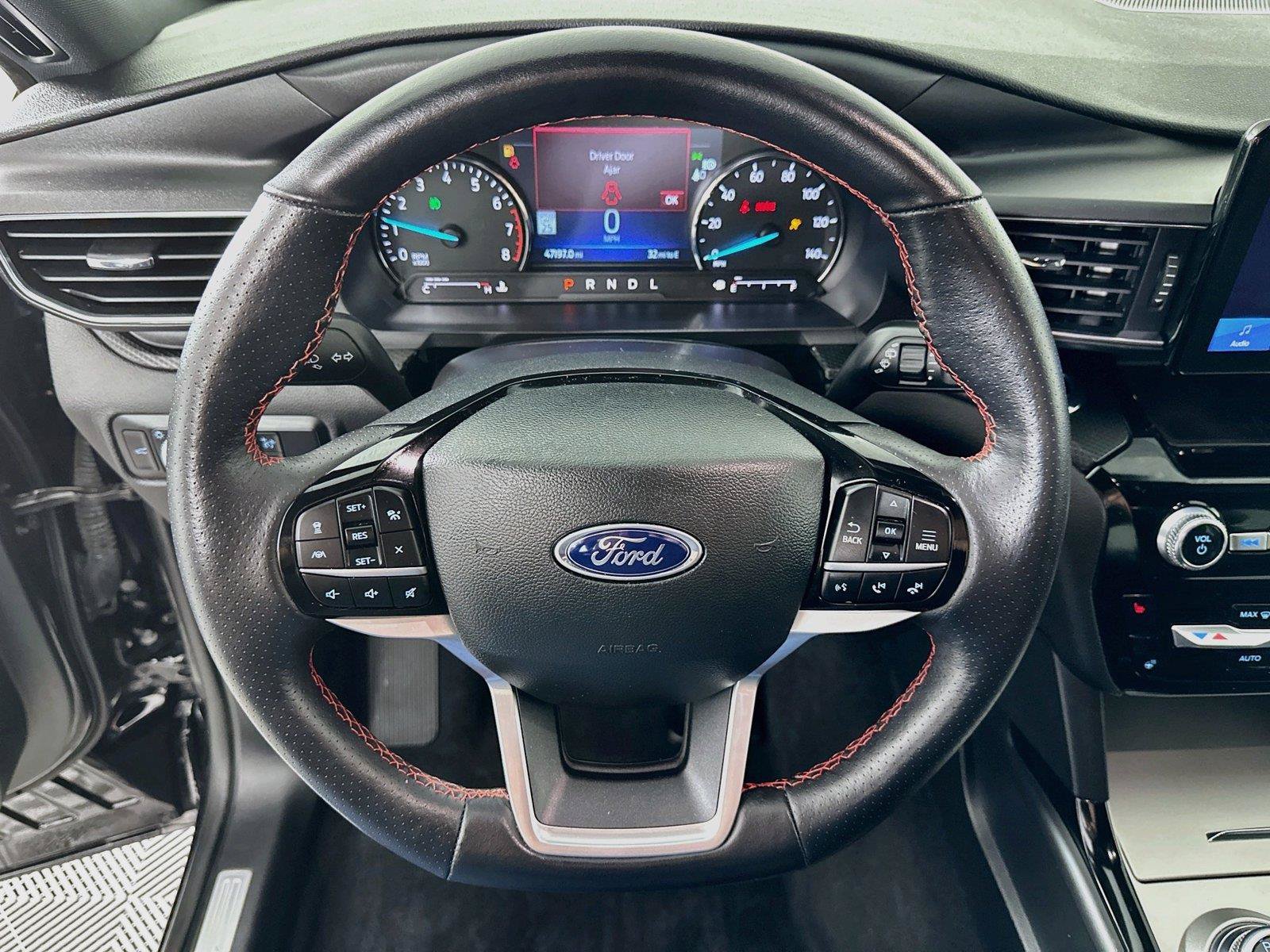 Used 2023 Ford Explorer ST-Line AWD/4WD image 18