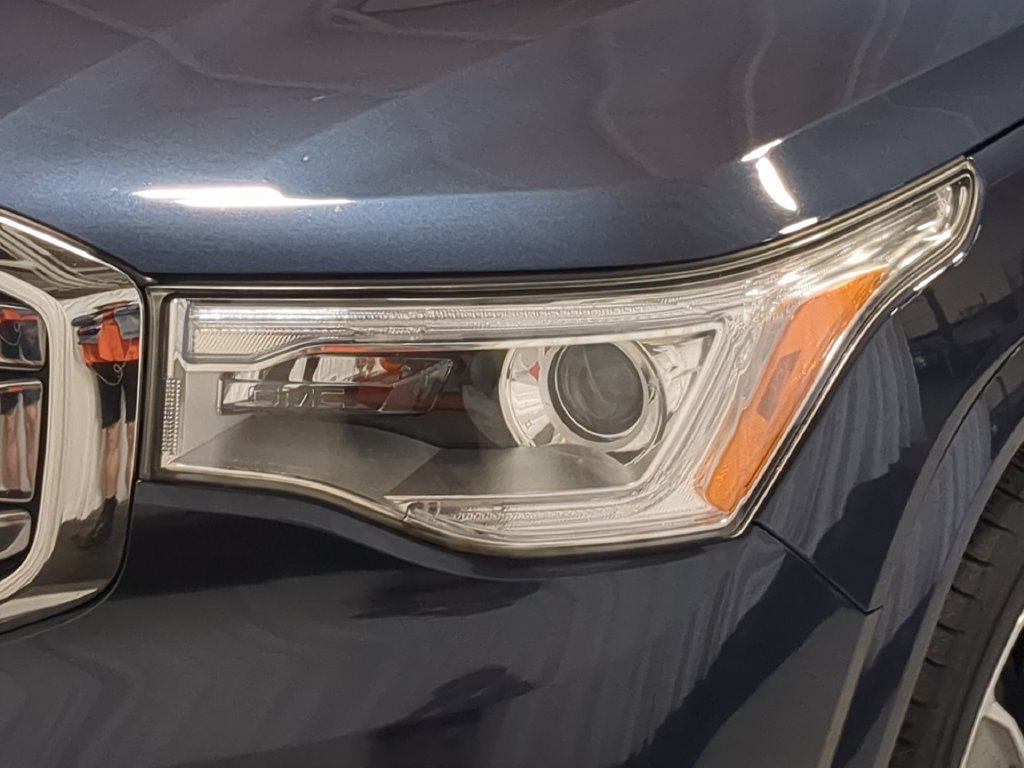 Used 2018 GMC Acadia Denali w/ Technology Package AWD/4WD image 14
