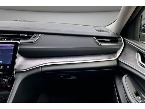 Certified 2022 Jeep Grand Cherokee Limited AWD/4WD image 46