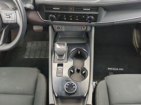 Used 2023 Nissan Rogue S image 20