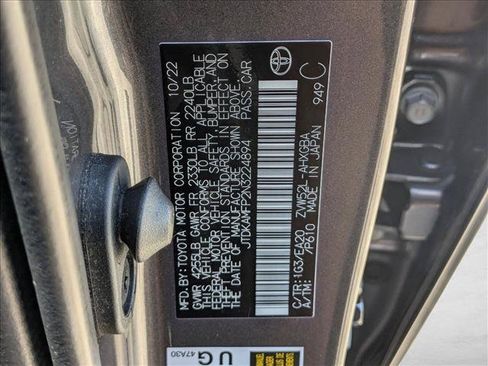Used 2022 Toyota Prius Prime XLE FWD image 25