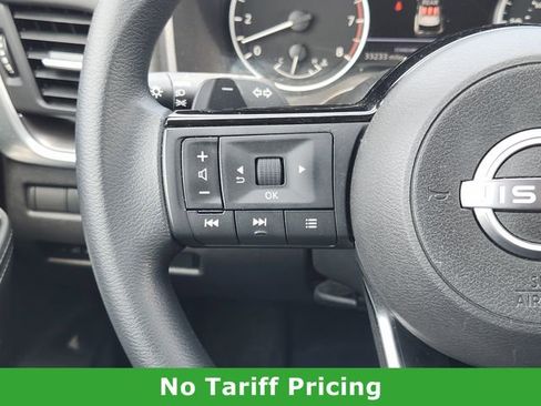 Used 2023 Nissan Rogue SV FWD image 27