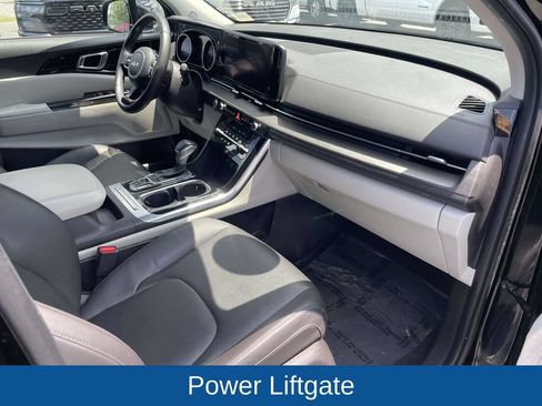 Used 2024 Kia Carnival EX FWD image 14