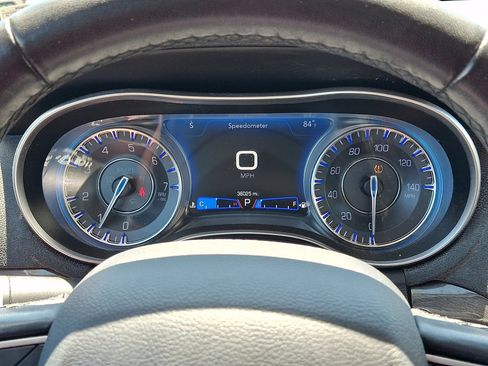 Used 2019 Chrysler 300 Touring w/ Sport Appearance Package RWD image 26