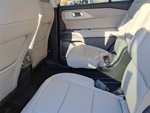 New 2026 Ford Explorer Active w/ Active Comfort Package image 13