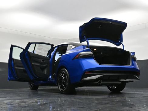 New 2026 Nissan Sentra SR w/ Floor Mat Package FWD image 35