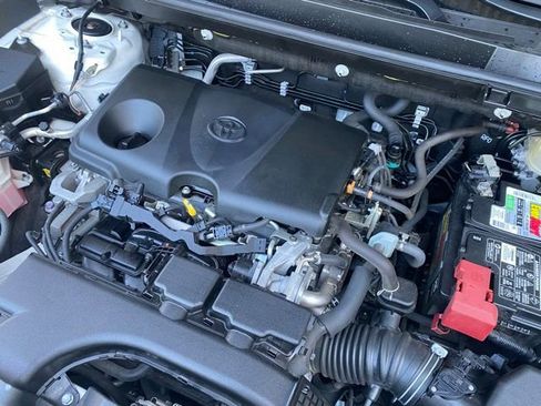 Used 2020 Toyota RAV4 XLE Premium image 13