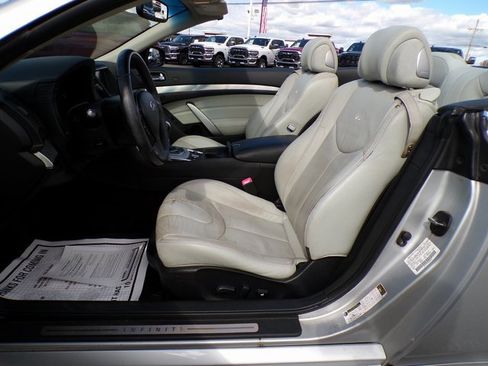 Used 2010 INFINITI G37 Convertible image 15