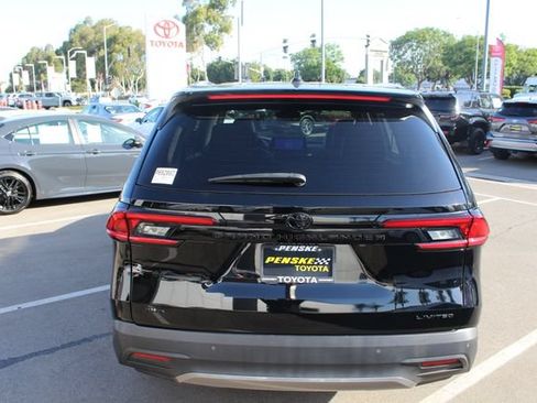 Certified 2025 Toyota Grand Highlander AWD image 18