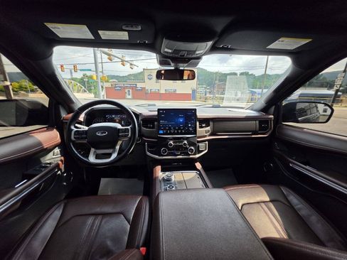 Used 2022 Ford Expedition Limited AWD/4WD image 27