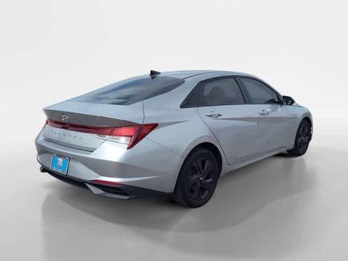 Certified 2021 Hyundai Elantra SEL w/ Convenience Package FWD image 5