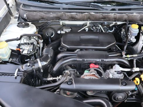 Used 2010 Subaru Outback 2.5i Premium AWD/4WD image 38
