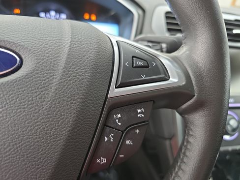 Used 2016 Ford Fusion Titanium image 17