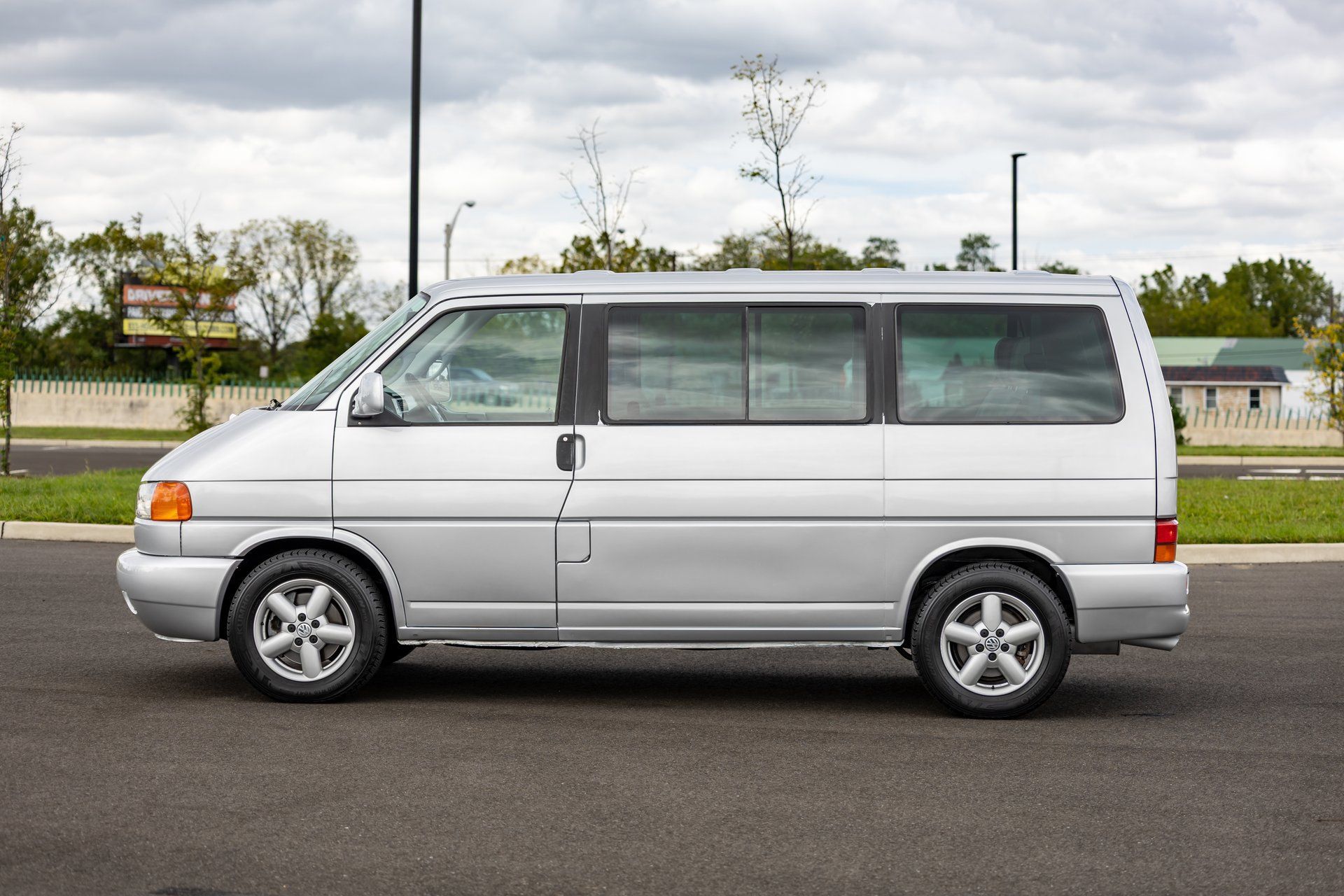 Used 2002 Volkswagen Eurovan MV FWD image 13