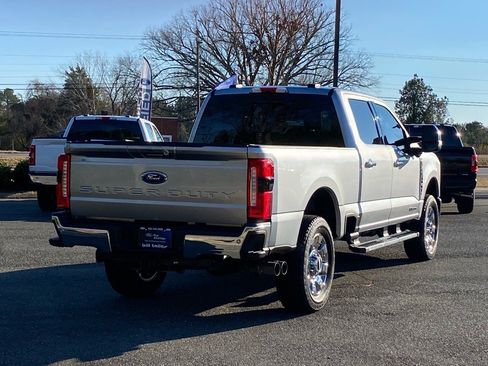 Certified 2024 Ford F250 Lariat w/ Chrome Package image 4
