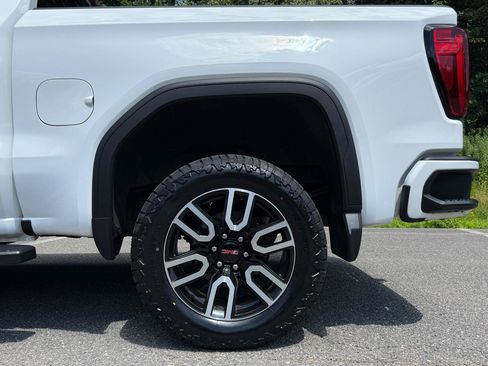 Used 2020 GMC Sierra 1500 AT4 w/ AT4 Premium Package AWD/4WD image 8