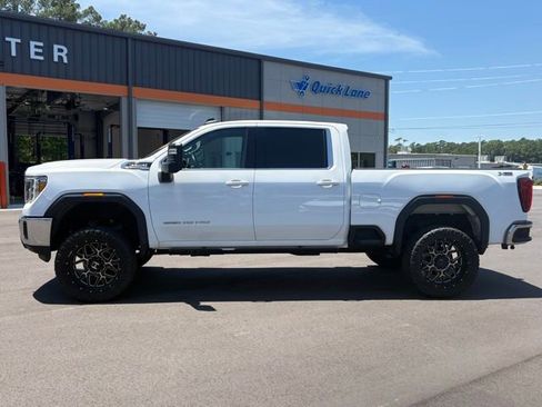 Used 2022 GMC Sierra 2500 SLE AWD/4WD image 2