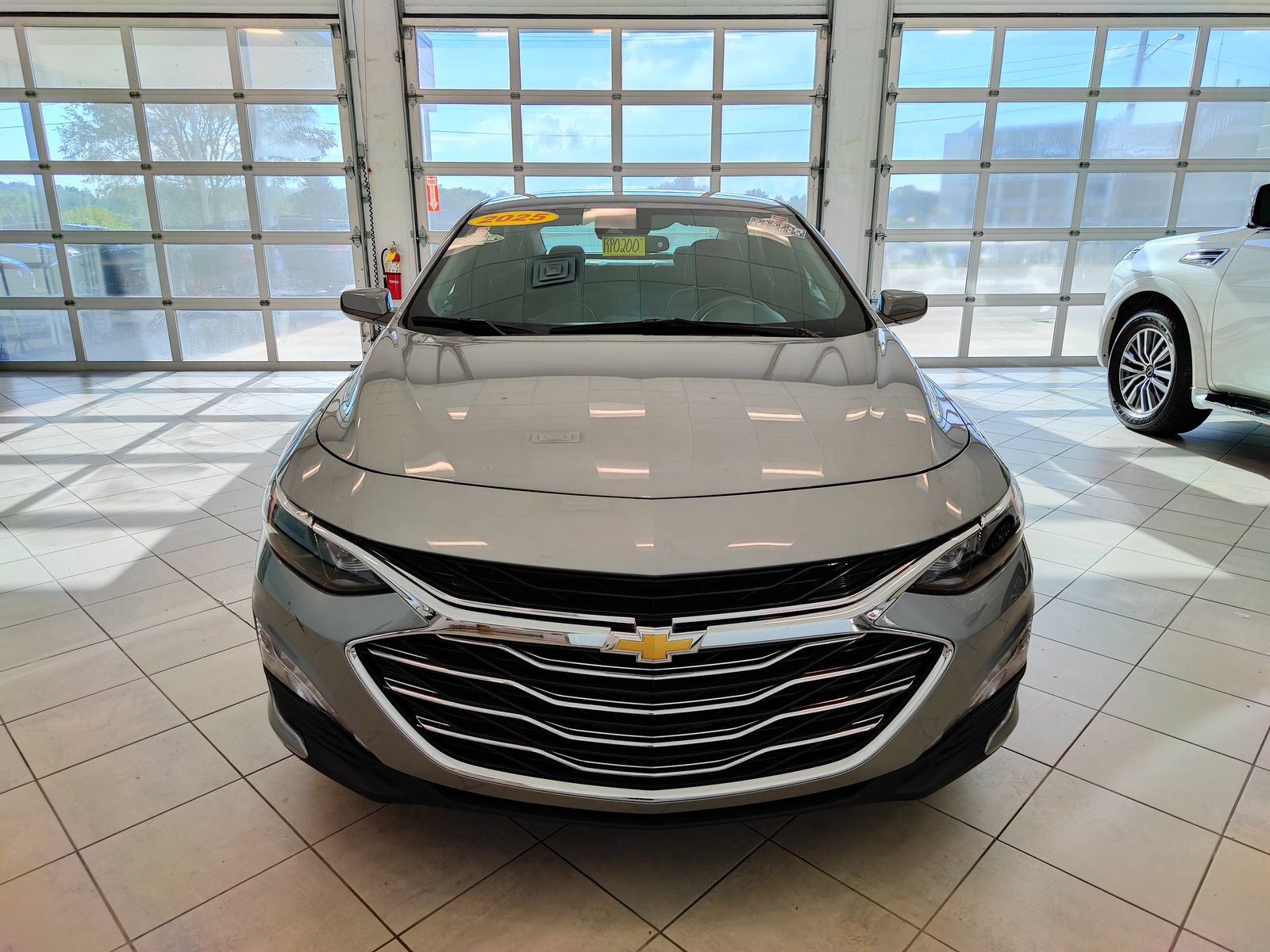 Used 2025 Chevrolet Malibu LT FWD image 7
