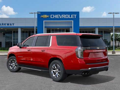 New 2026 Chevrolet Suburban Premier image 3