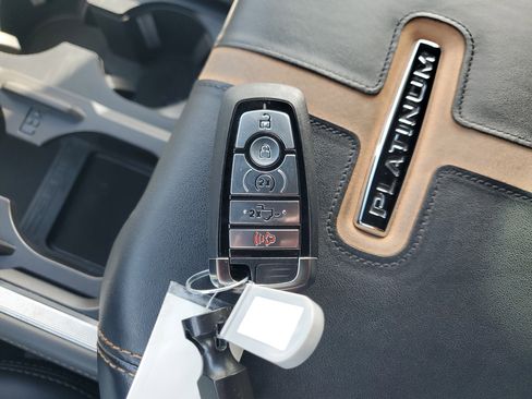 Used 2024 Ford F450 Platinum image 29