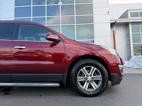 Used 2017 Chevrolet Traverse LT image 11