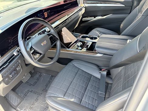 Certified 2025 Cadillac Escalade Sport Platinum AWD/4WD image 19