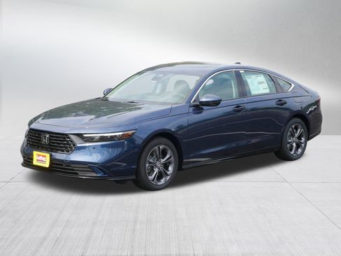 New 2025 Honda Accord EX-L image 3