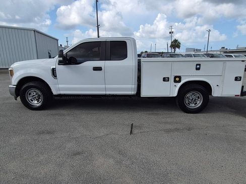 Used 2018 Ford F250 XL w/ Power Equipment Group RWD image 8