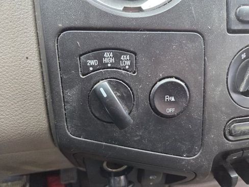 Used 2009 Ford F250 XLT image 12