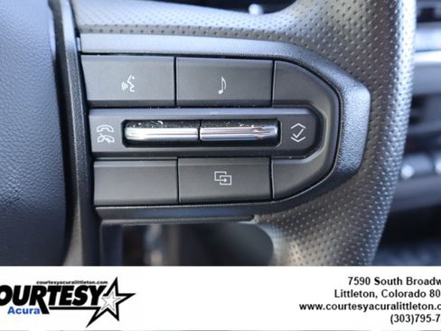 Used 2024 Chevrolet Colorado Trail Boss w/ Technology Package AWD/4WD image 12
