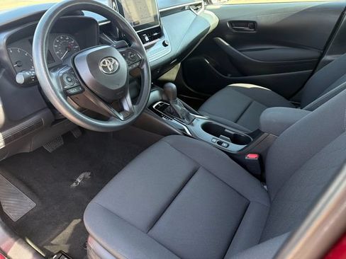 Used 2025 Toyota Corolla LE FWD image 11