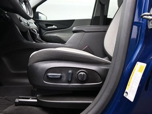 Used 2023 Chevrolet Equinox LS w/ LS Convenience Package image 24