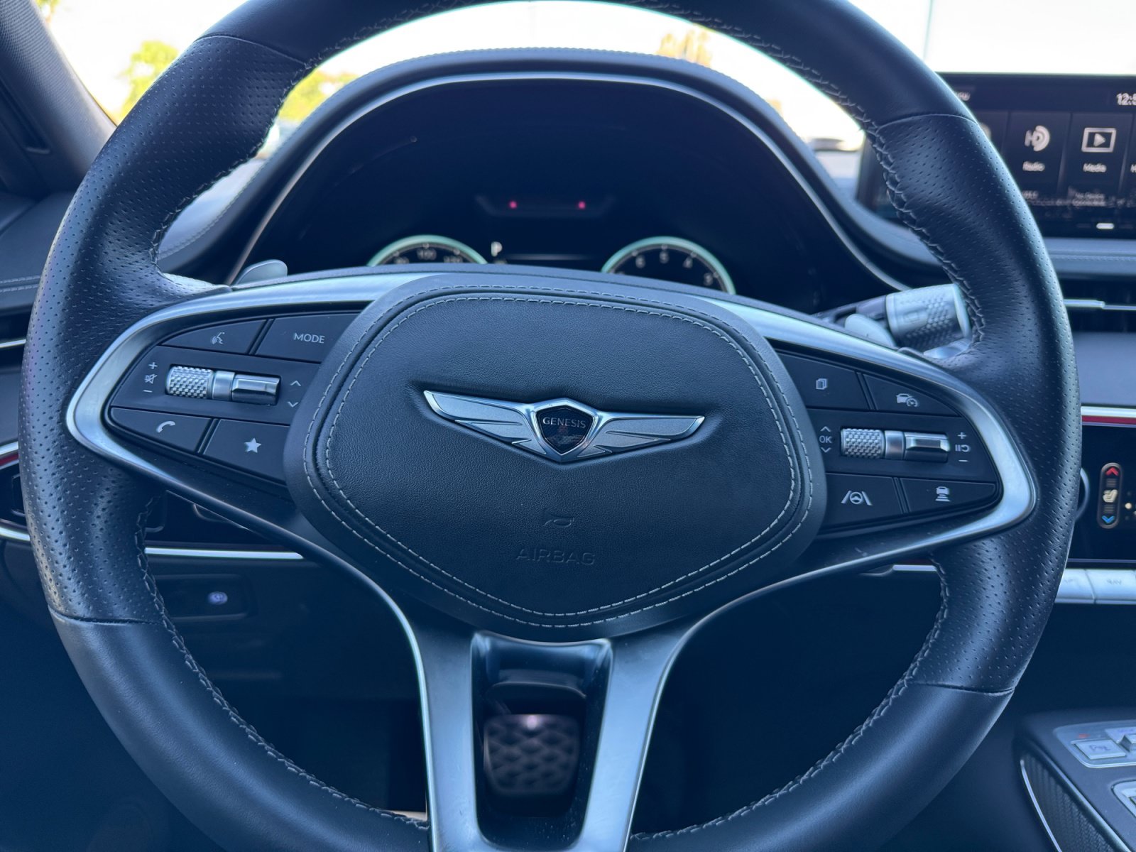 Used 2024 Genesis GV70 2.5T w/ Sport Prestige Package AWD/4WD image 9