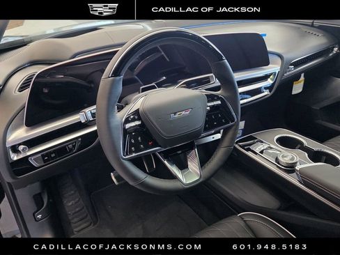 New 2026 Cadillac Lyriq V image 15