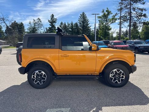 Used 2022 Ford Bronco Outer Banks AWD/4WD image 2