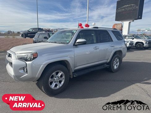 Used 2021 Toyota 4Runner SR5 image 3