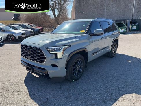 Used 2024 Toyota Sequoia Platinum image 1