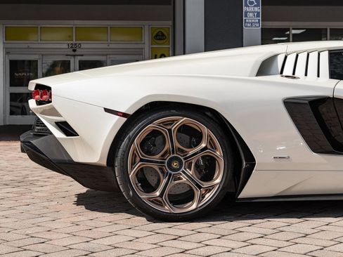 Used 2022 Lamborghini Aventador Countach image 23