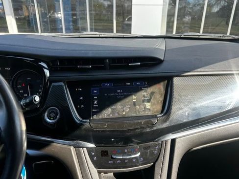 Used 2023 Cadillac XT6 Sport w/ Technology Package AWD/4WD image 10