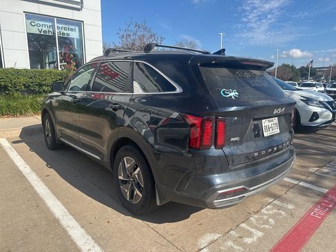 Used 2022 Kia Sorento S image 4