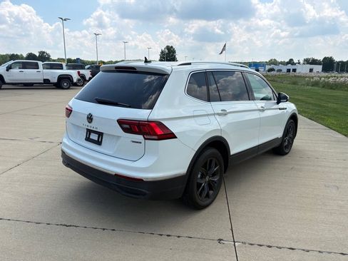 Used 2024 Volkswagen Tiguan SE AWD/4WD image 6